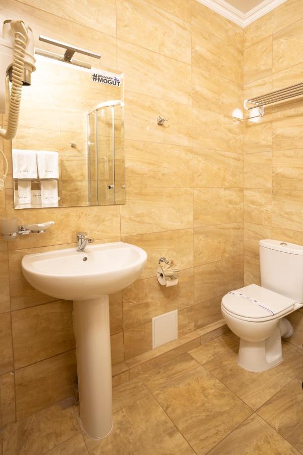 Private Rooms In Hotel Lift 1R บูโคเวล ภายนอก รูปภาพ
