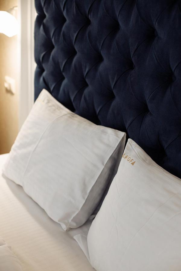 Private Rooms In Hotel Lift 1R บูโคเวล ภายนอก รูปภาพ