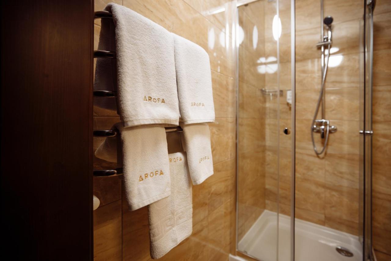Private Rooms In Hotel Lift 1R บูโคเวล ภายนอก รูปภาพ